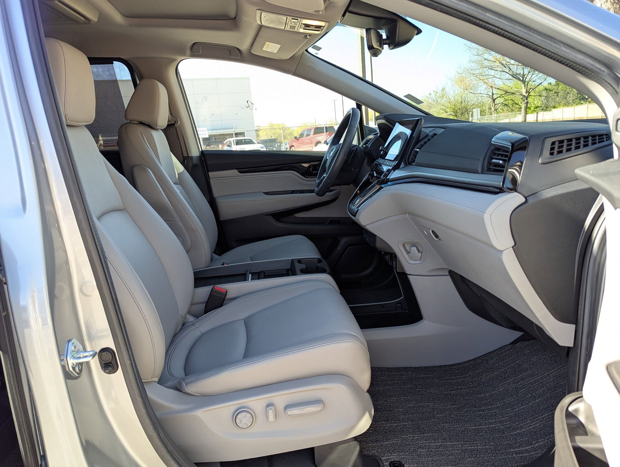 Used 2024 Honda Odyssey Touring image 25