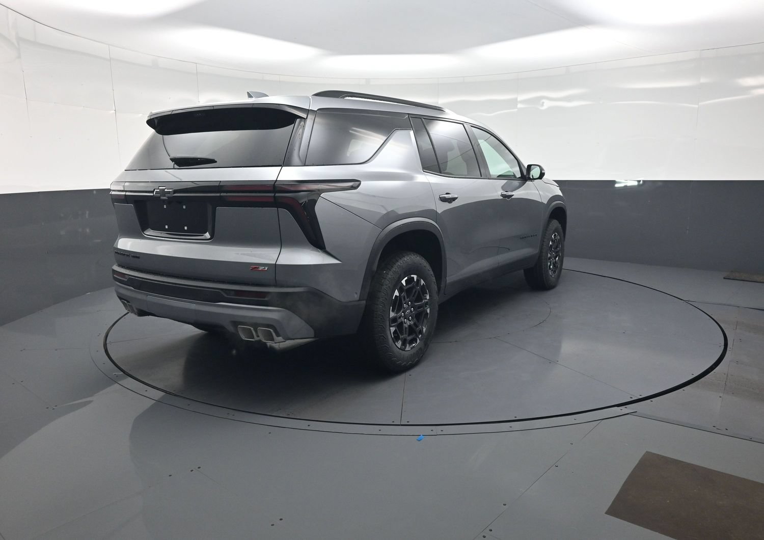 New 2027 Chevrolet Traverse Z71 w/ Enhanced Driving Package AWD/4WD image 3