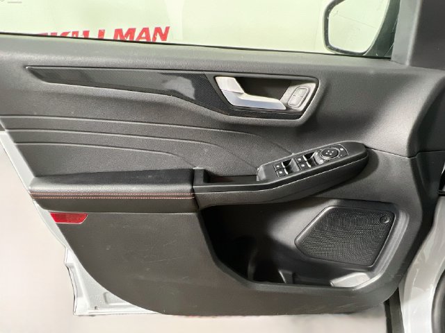 Used 2025 Ford Escape ST-Line AWD/4WD image 29
