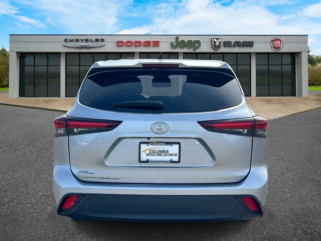 Used 2024 Toyota Highlander LE image 33