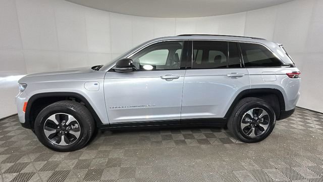 Used 2023 Jeep Grand Cherokee 4WD 4xe image 6