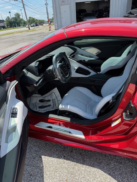 Used 2024 Chevrolet Corvette Stingray Preferred Cpe w/ Battery Protection Package image 7