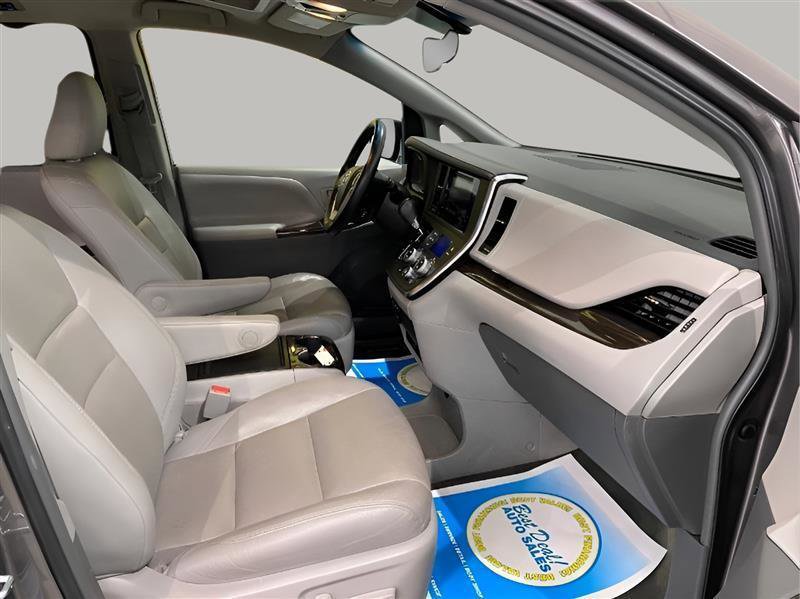 Used 2015 Toyota Sienna XLE w/ XLE Navigation Package AWD/4WD image 10