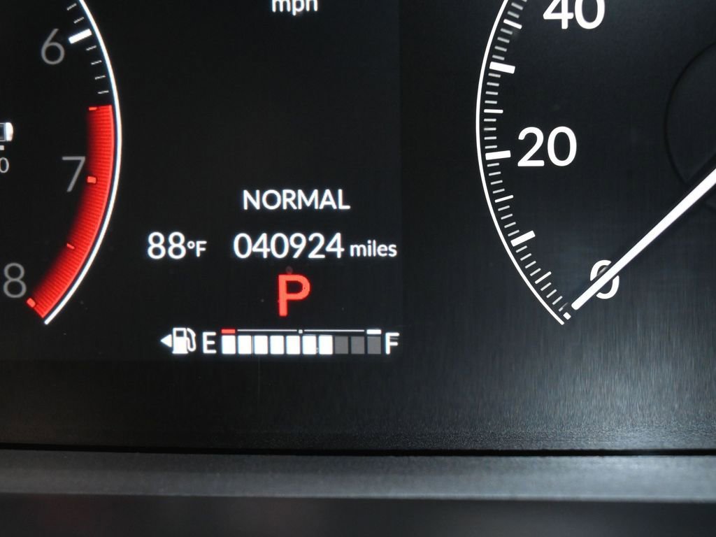 Used 2025 Honda Pilot EX-L image 32