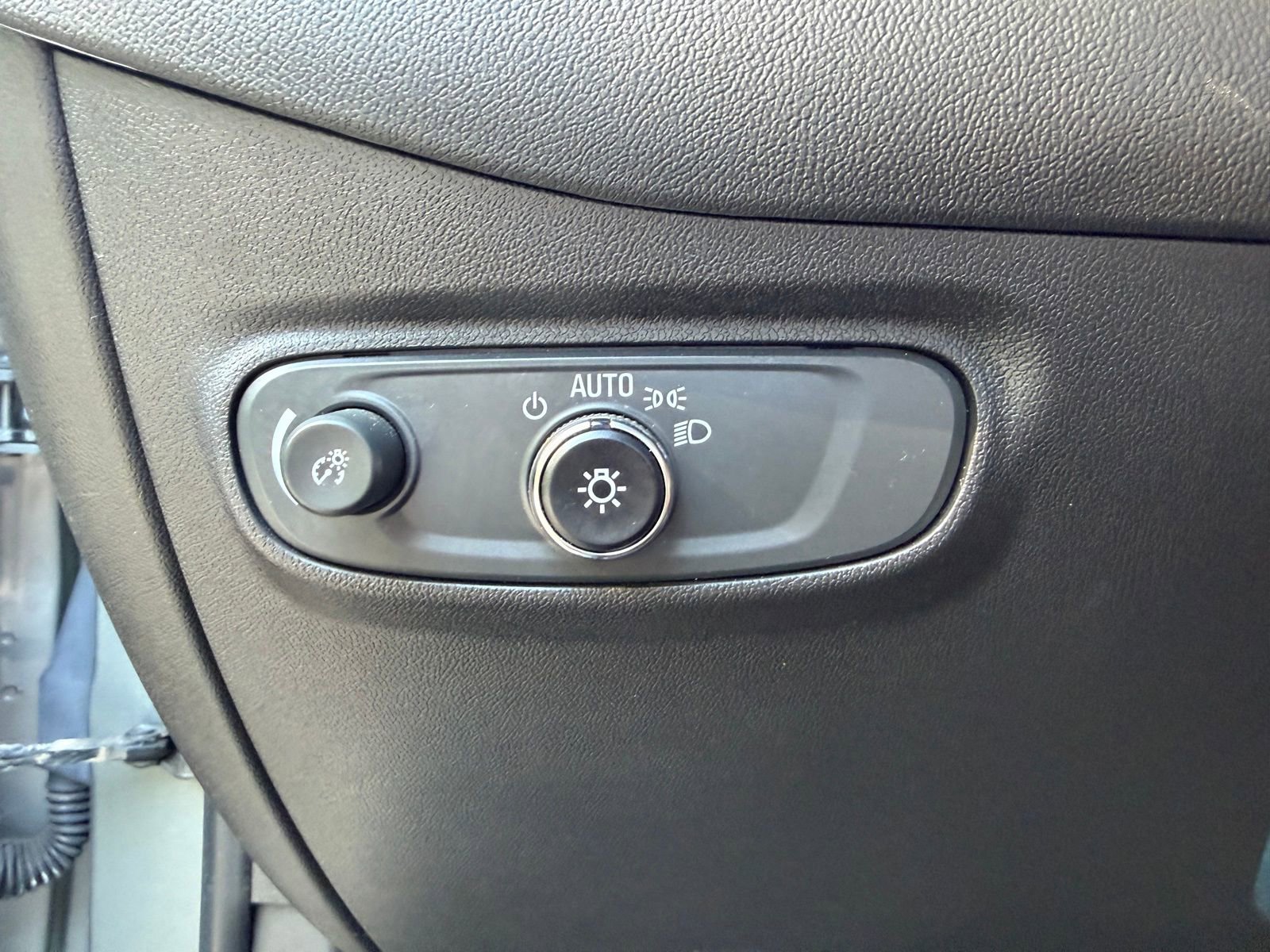 Used 2023 Chevrolet Equinox RS FWD image 12