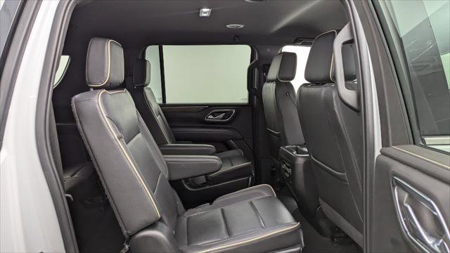 Used 2023 Chevrolet Suburban Premier image 22