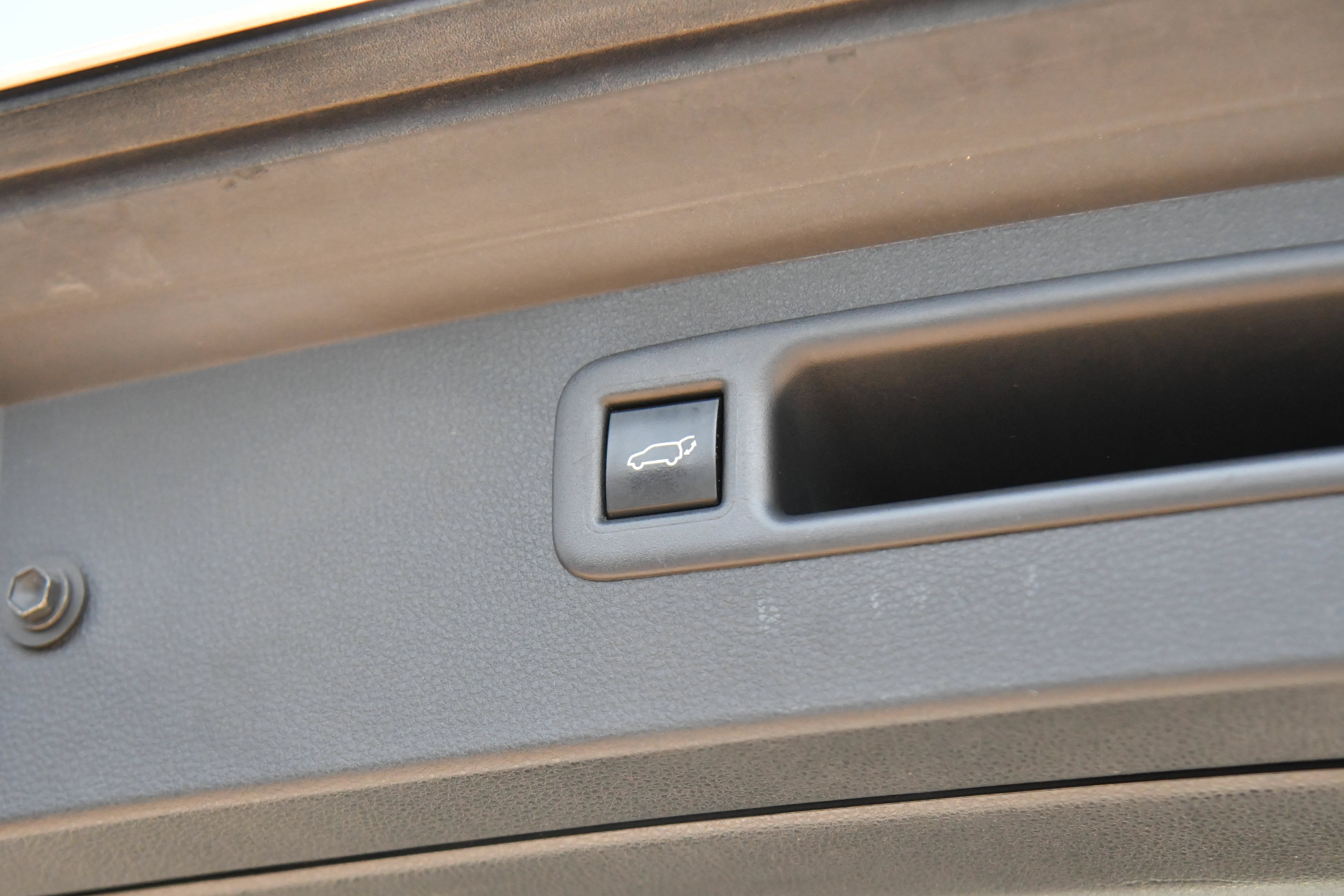 Used 2024 Toyota Highlander LE AWD/4WD image 43