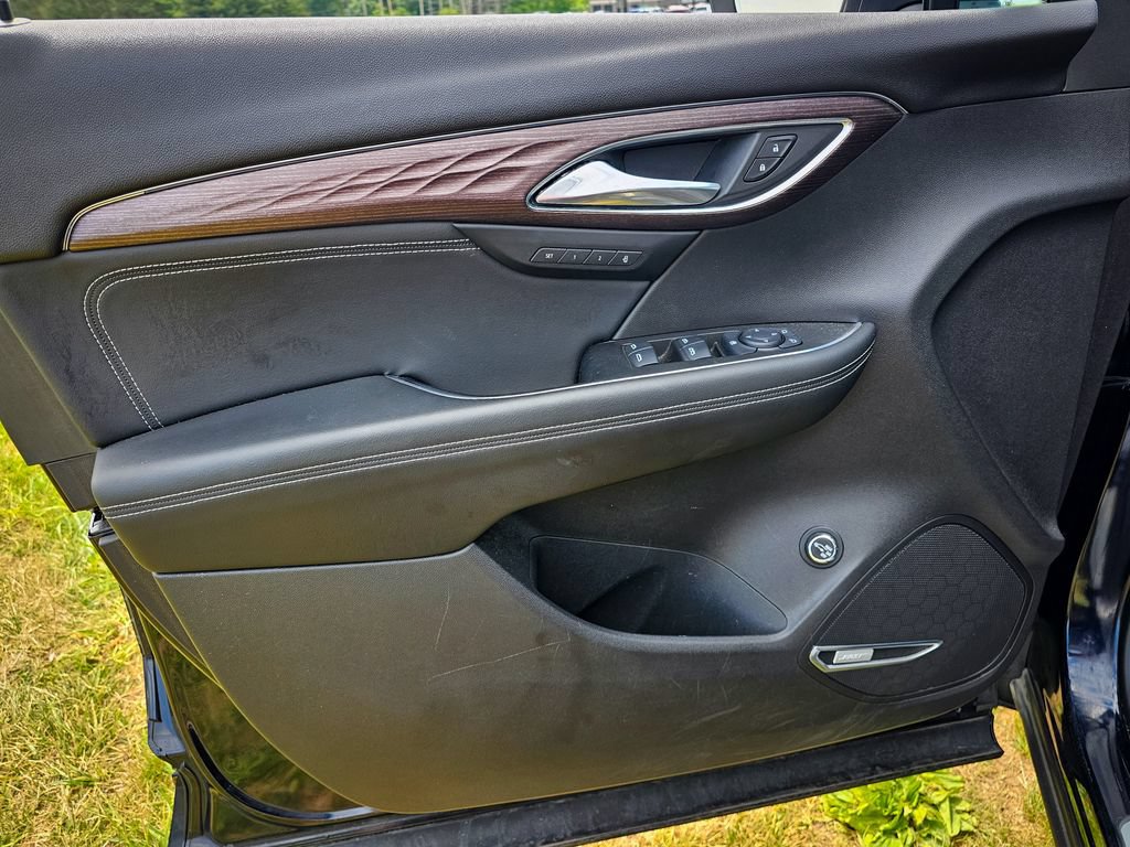 Used 2021 Buick Envision Avenir AWD/4WD image 10