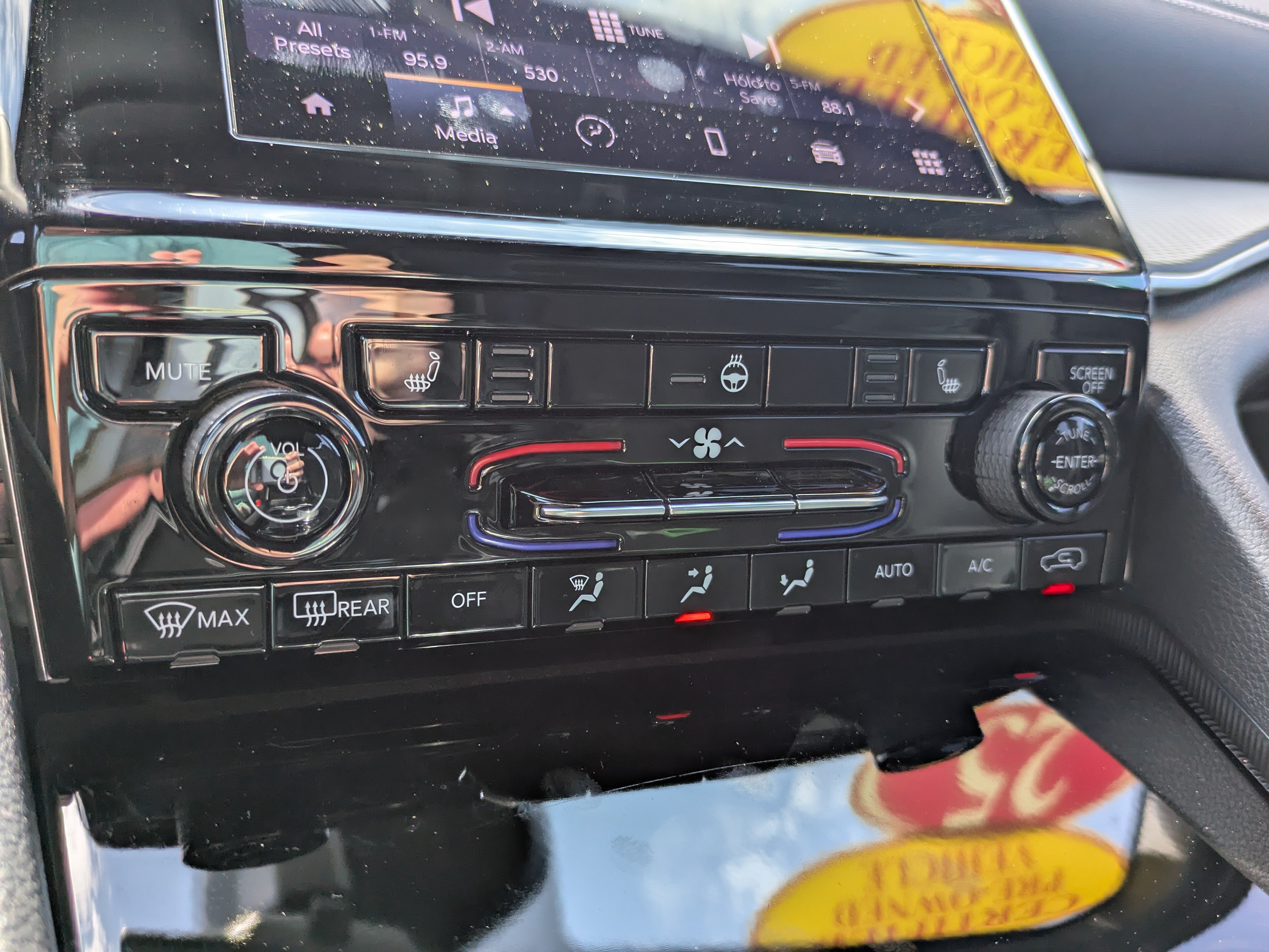 Certified 2025 Jeep Grand Cherokee Altitude RWD image 18