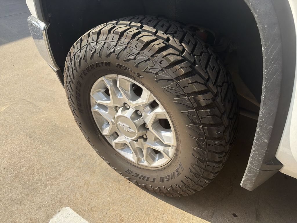 Used 2020 Chevrolet Silverado 2500 LT w/ Texas Edition AWD/4WD image 5