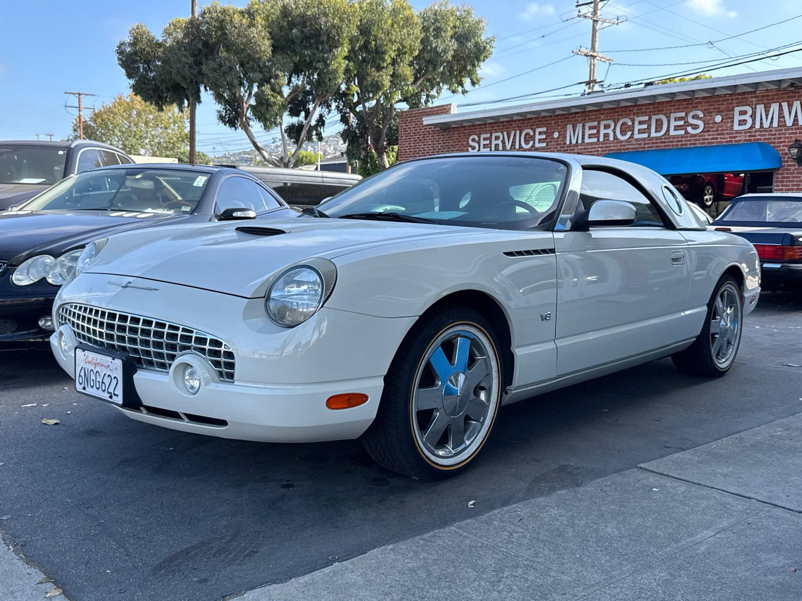 Used 2002 Ford Thunderbird RWD image 2