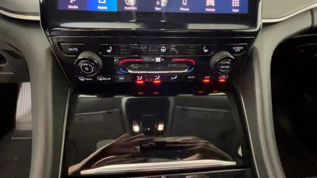 Used 2024 Jeep Grand Cherokee Limited 4xe AWD/4WD image 29