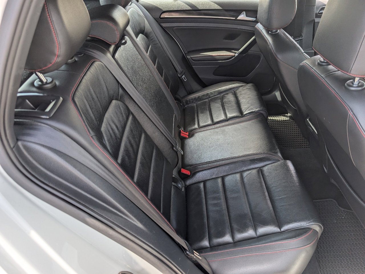 Used 2015 Volkswagen GTI Autobahn w/ Lighting Package (SEL) image 5