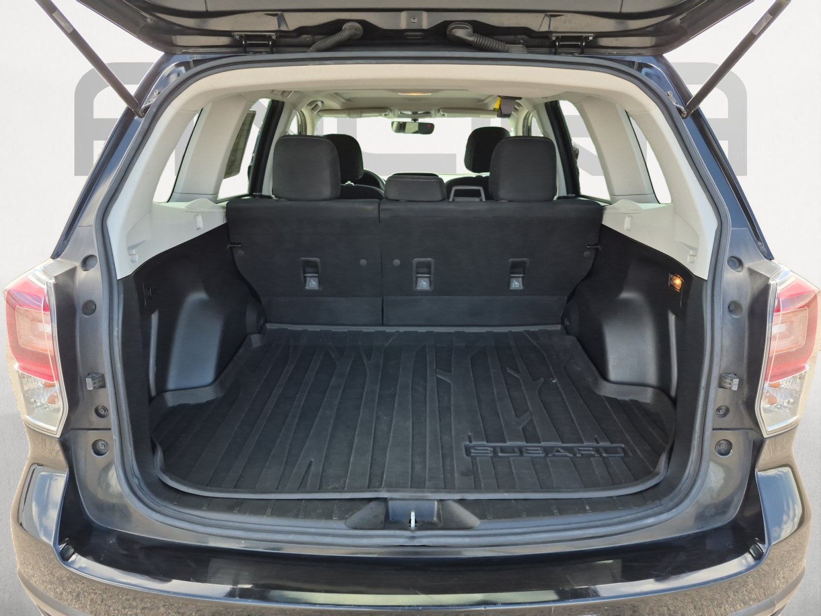 Used 2017 Subaru Forester 2.5i Premium w/ All-Weather Package AWD/4WD image 12