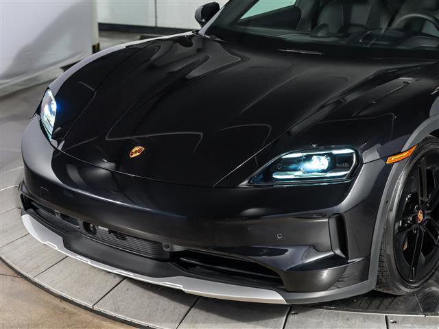 Used 2025 Porsche Taycan 4 Cross Turismo image 11