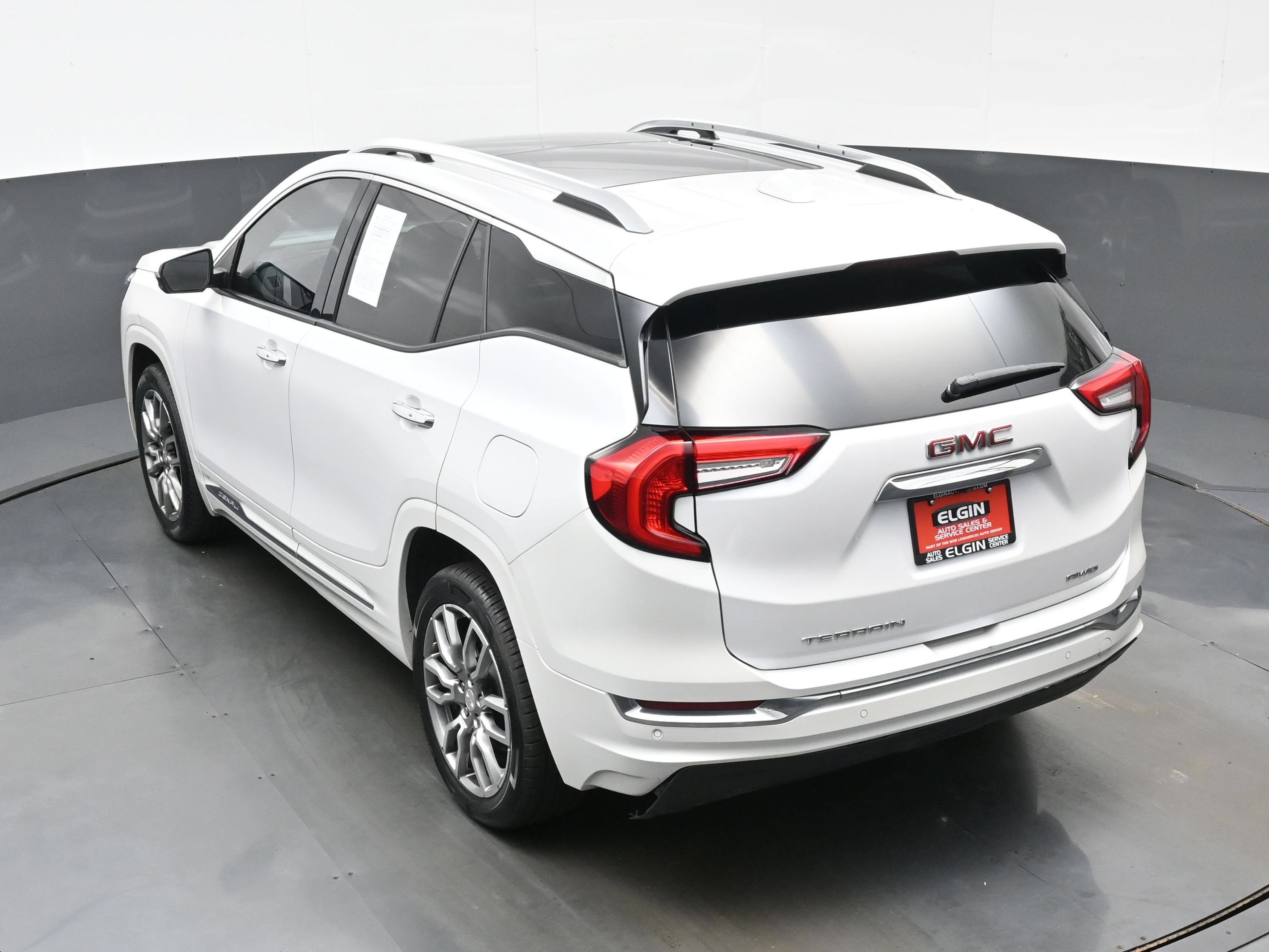 Used 2023 GMC Terrain Denali w/ Denali Premium Package AWD/4WD image 39