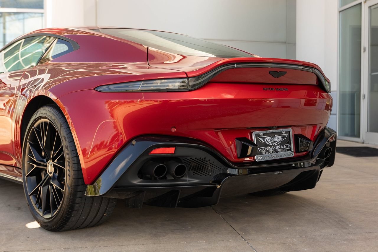 Used 2021 Aston Martin V8 Vantage Coupe RWD image 10