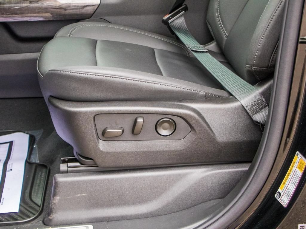 Used 2025 Chevrolet Silverado 1500 LTZ AWD/4WD image 47