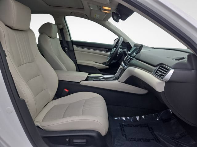 Used 2020 Honda Accord Touring image 38
