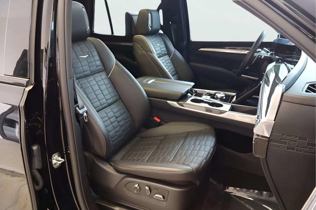 Used 2025 Cadillac Escalade V w/ LPO, ONYX Package AWD/4WD image 10