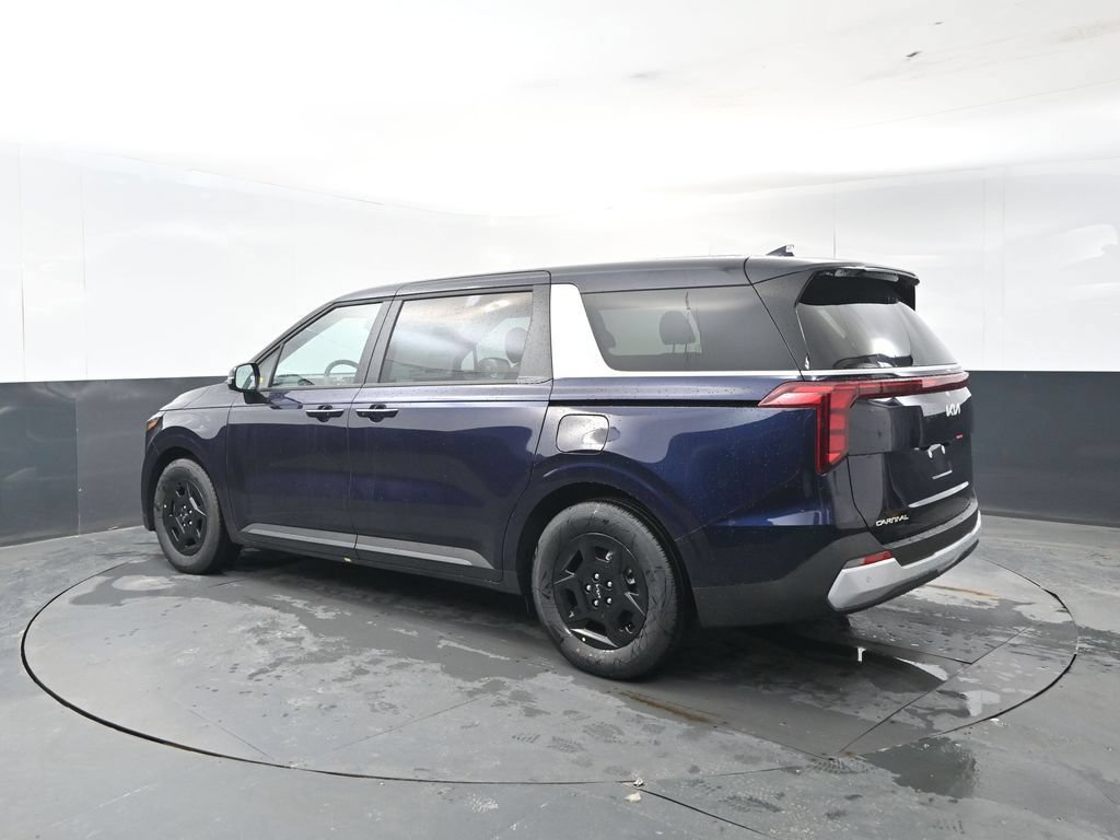 New 2026 Kia Carnival FWD image 3
