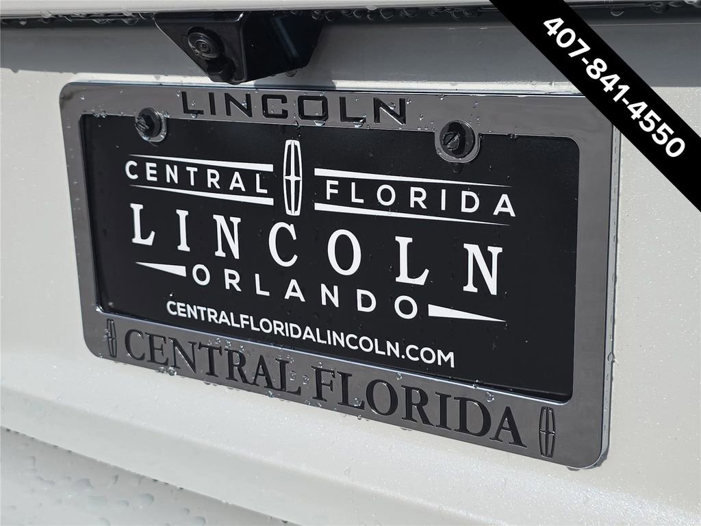New 2026 Lincoln Navigator L Black Label w/ Black Label Special Edition AWD/4WD image 4