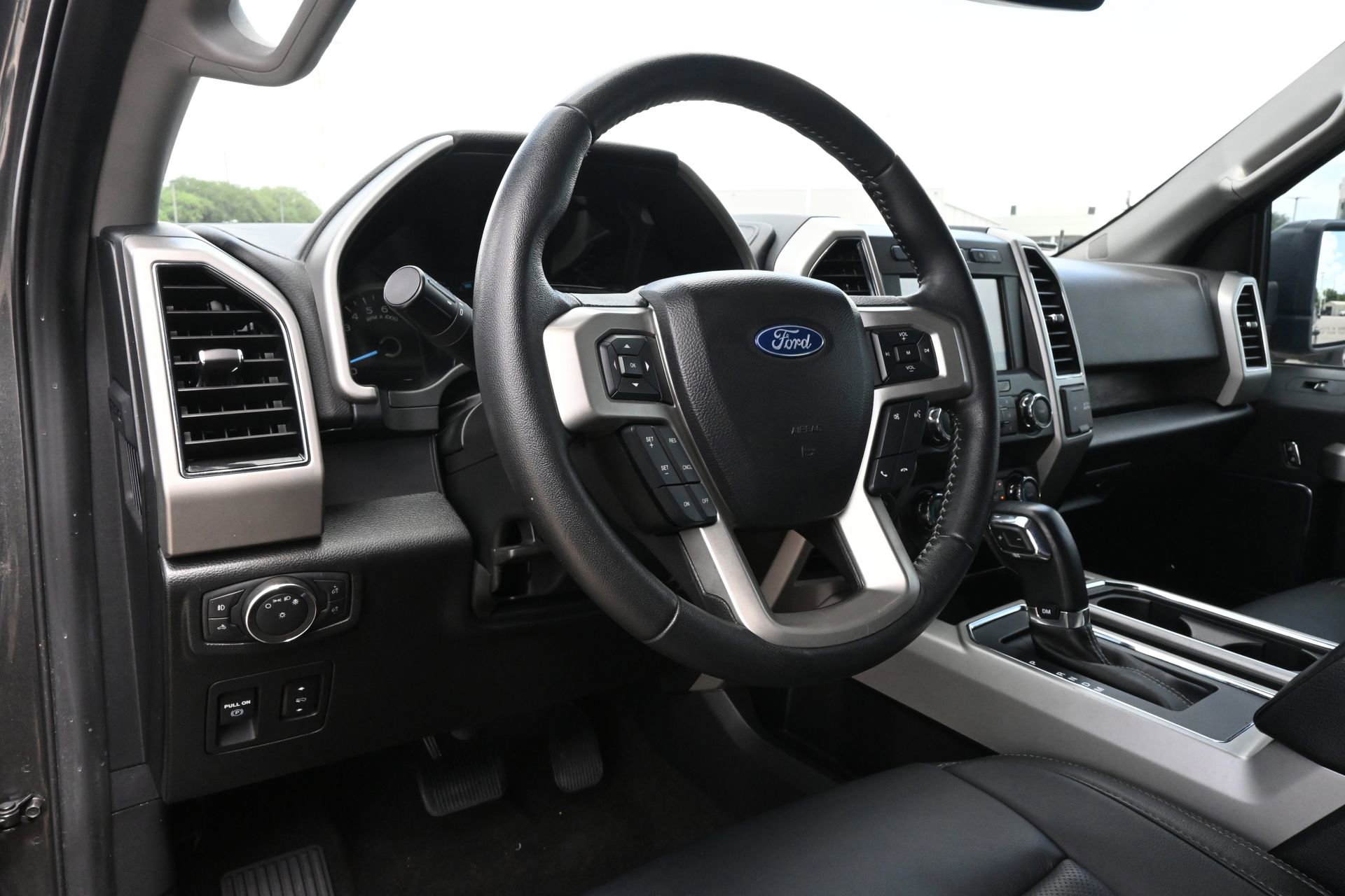 Used 2020 Ford F150 Lariat w/ Equipment Group 501A Mid RWD image 17