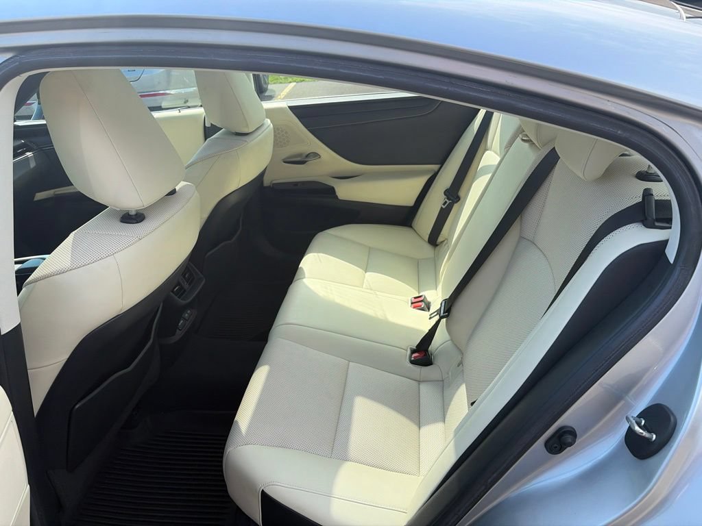 Used 2022 Lexus ES 350 w/ Premium Package FWD image 19