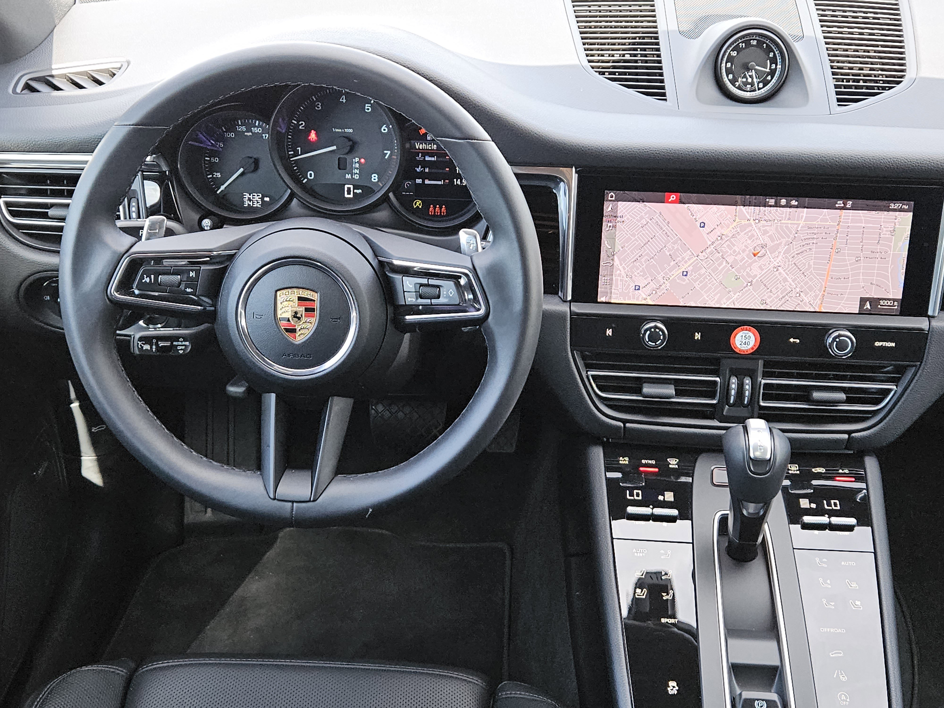 Certified 2026 Porsche Macan image 25