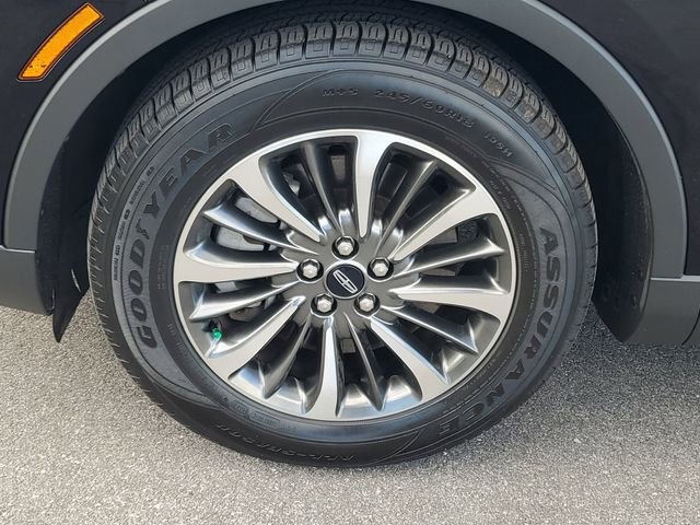 Used 2023 Lincoln Nautilus Reserve image 32