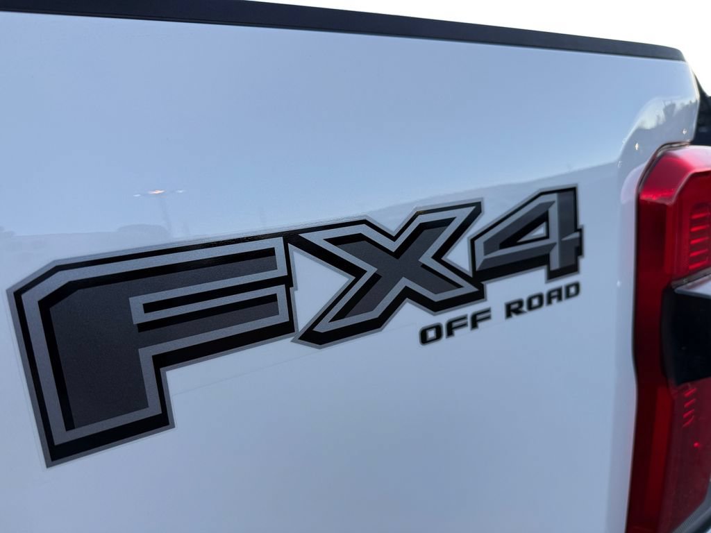 New 2026 Ford F250 Lariat w/ Black Appearance Package AWD/4WD image 25