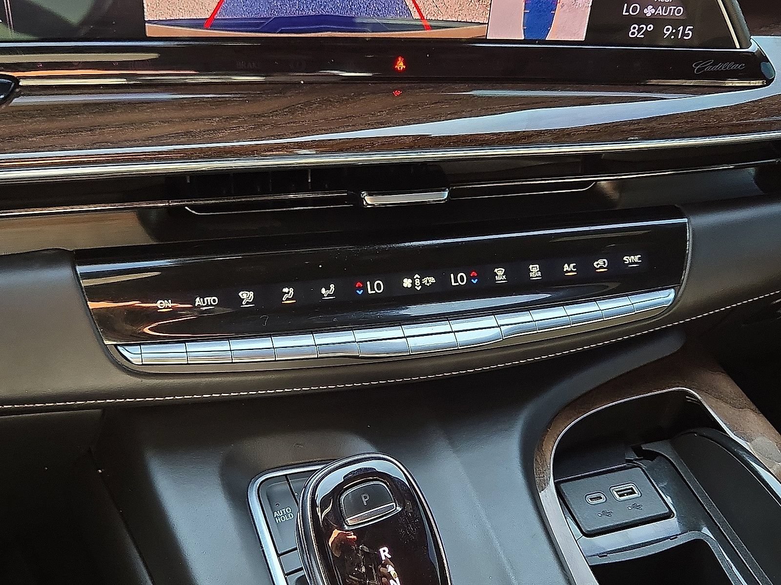 Used 2021 Cadillac Escalade Premium Luxury Platinum AWD/4WD image 29