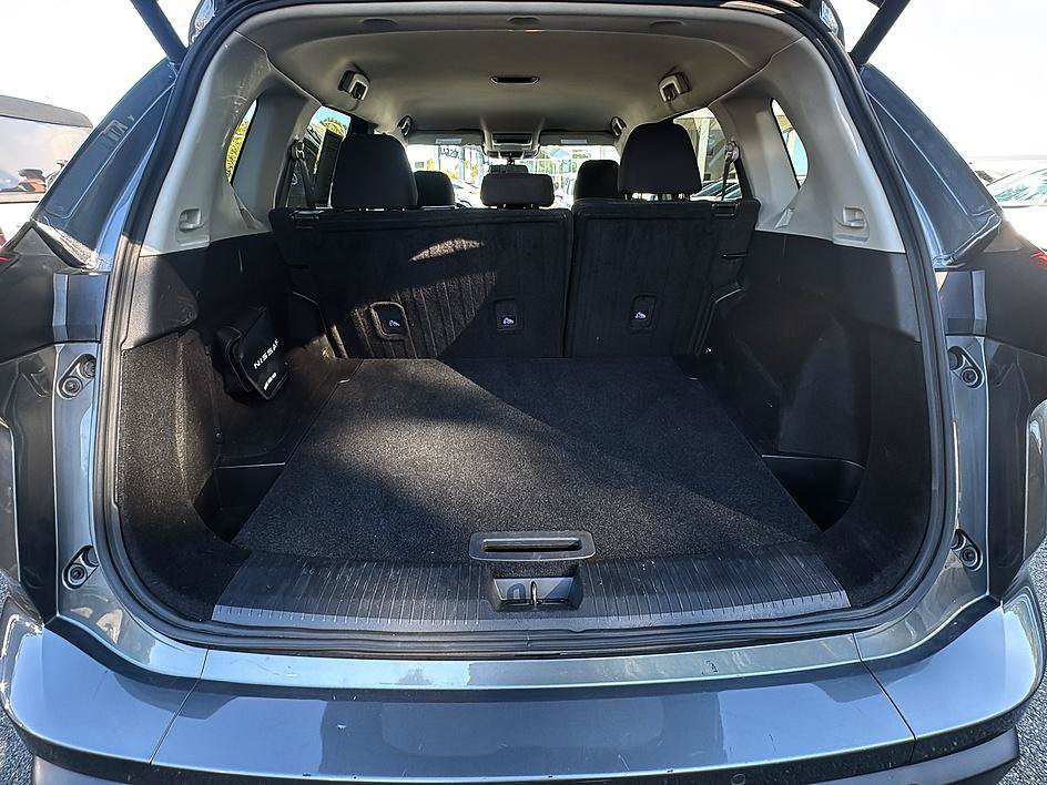 Certified 2025 Nissan Rogue SV AWD/4WD image 38