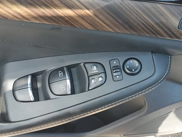 Used 2016 Nissan Maxima Platinum FWD image 14