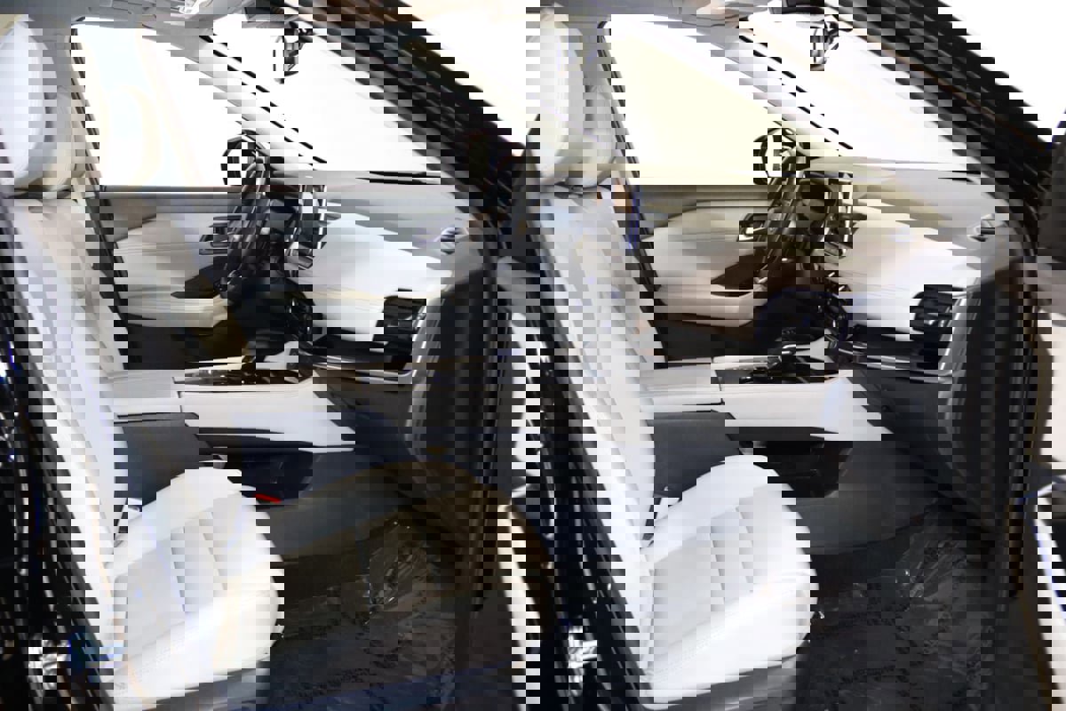 Used 2023 Nissan Rogue SL image 46