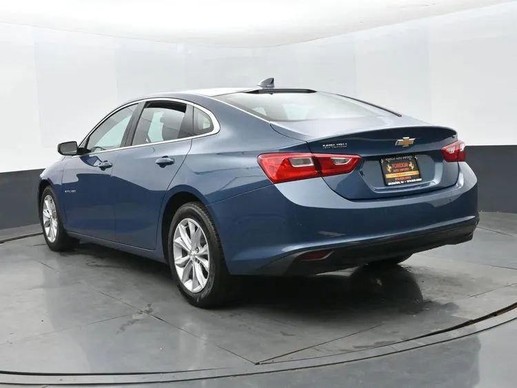 Used 2025 Chevrolet Malibu LT FWD image 9