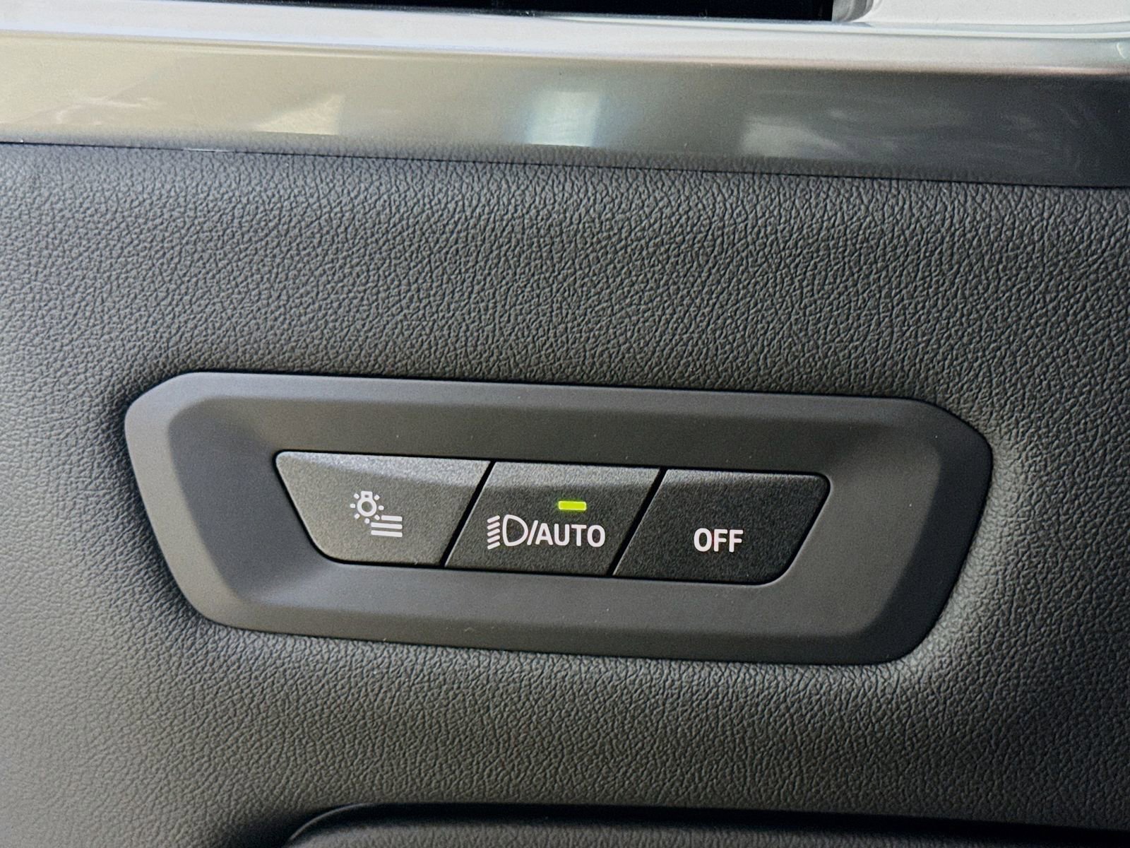 New 2026 BMW X5 xDrive50e w/ M Sport Package AWD/4WD image 10