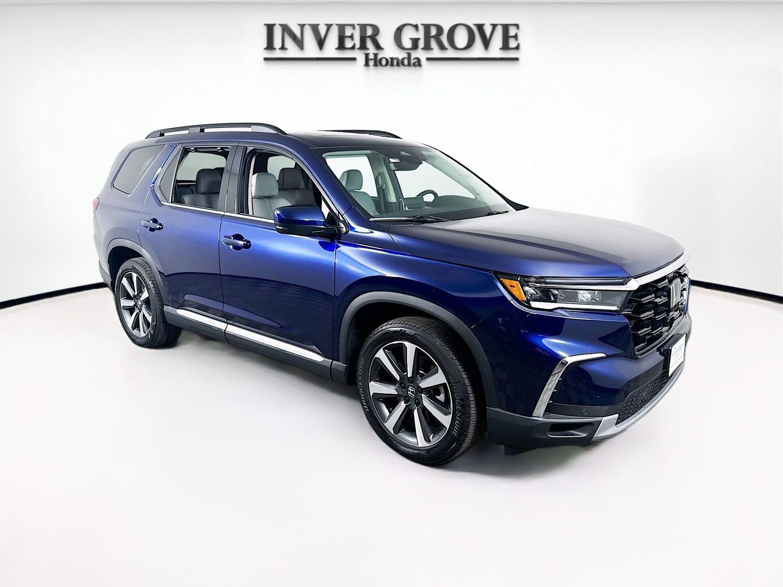 Certified 2023 Honda Pilot Touring image 3