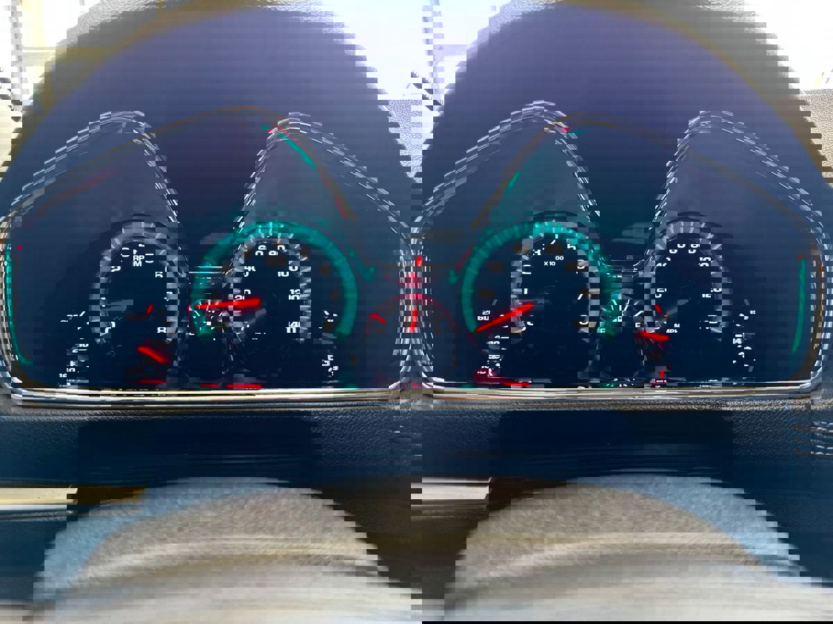 Used 2015 Chevrolet Traverse LT w/ Style and Technology Package image 29