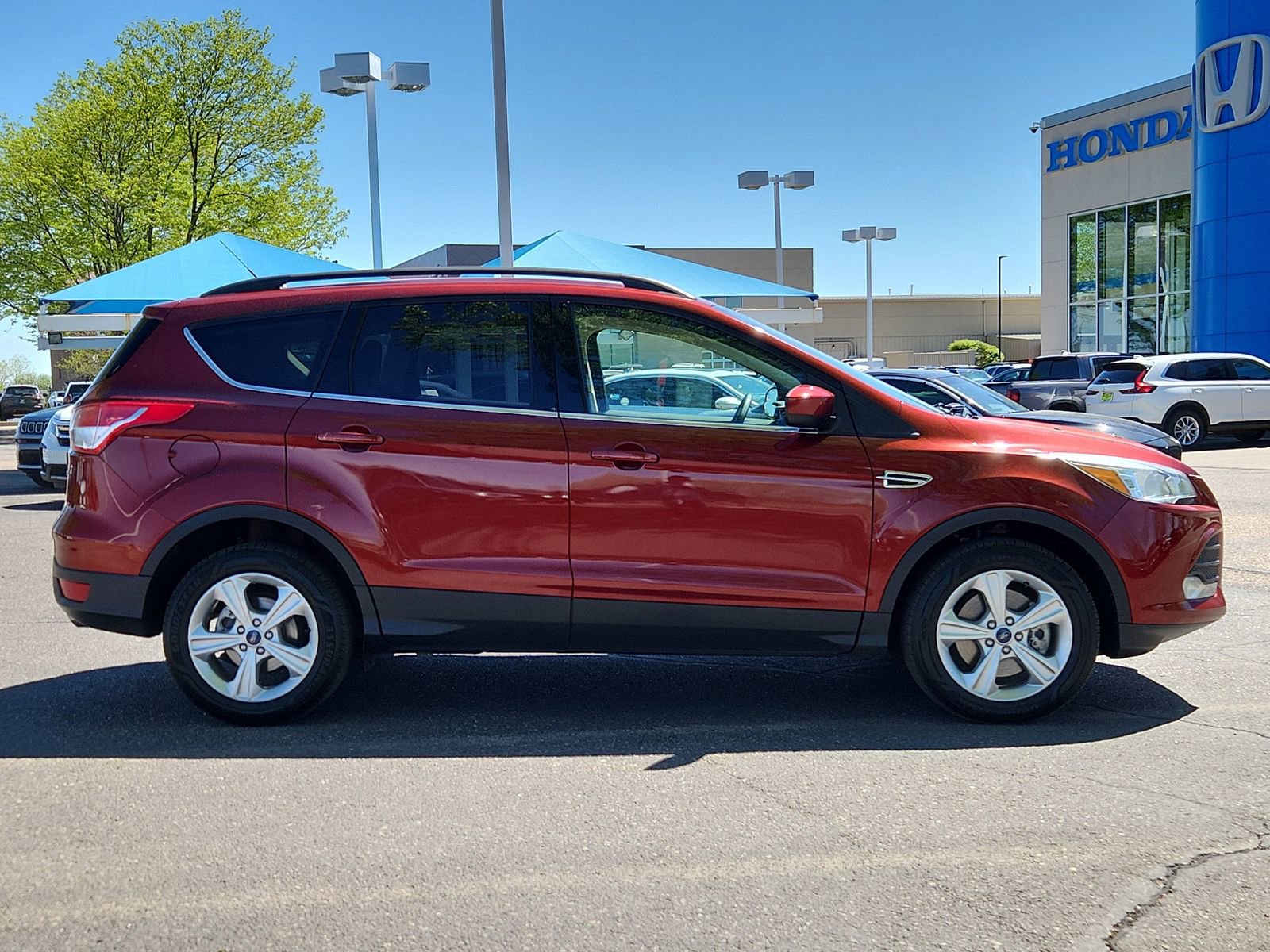 Used 2016 Ford Escape SE w/ Equipment Group 201A AWD/4WD image 6