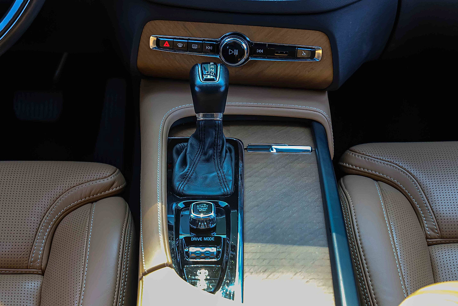 Used 2018 Volvo XC90 T6 Inscription w/ Convenience Package AWD/4WD image 12