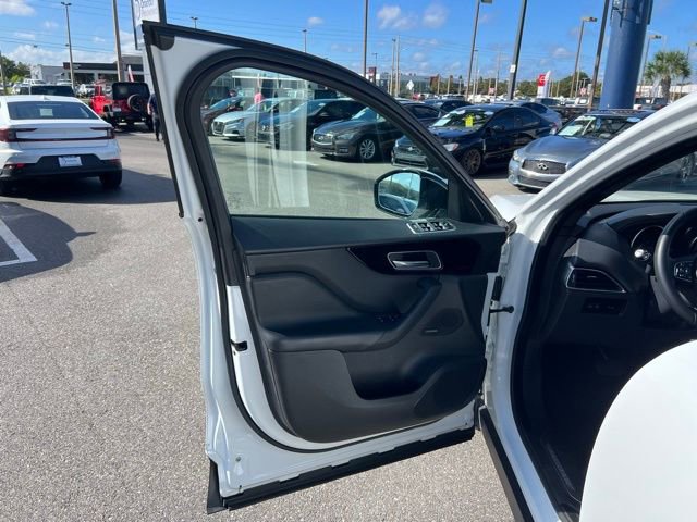 Used 2020 Jaguar F-PACE Premium image 25