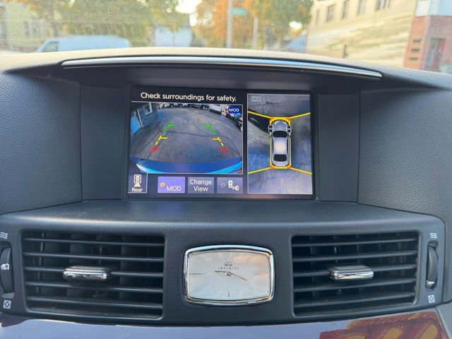 Used 2019 INFINITI Q70 Luxe w/ Sport Package image 17