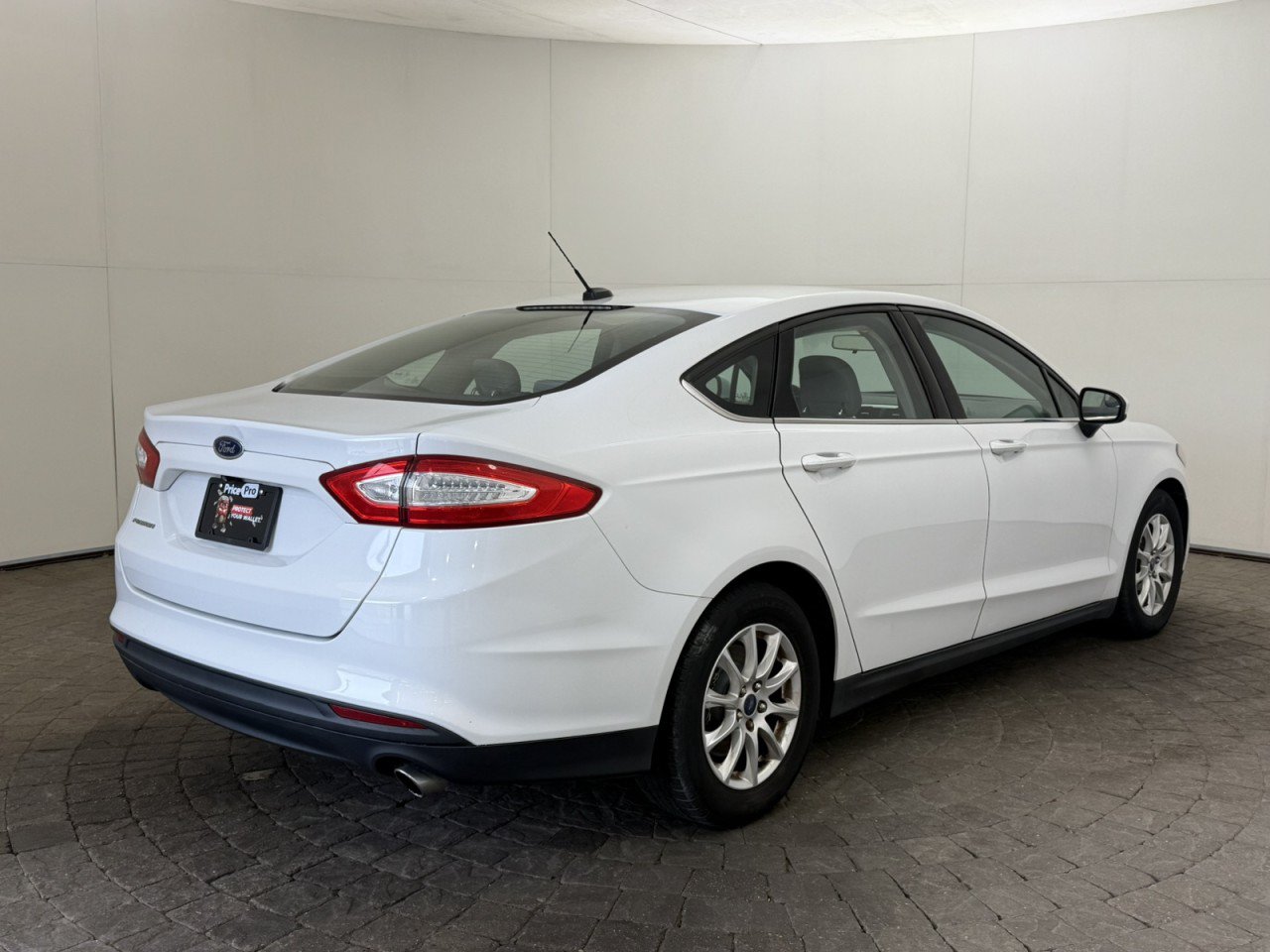 Used 2015 Ford Fusion S FWD image 9