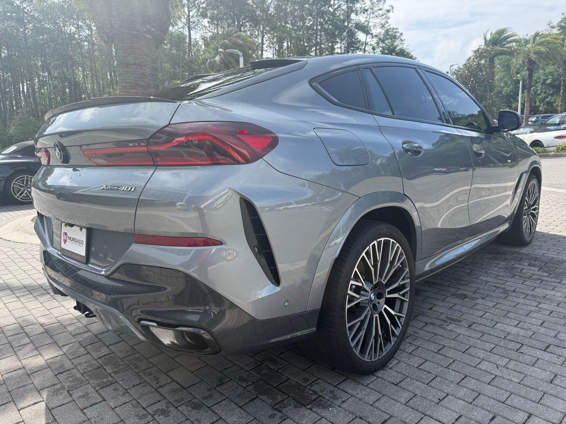 Used 2024 BMW X6 xDrive40i w/ Executive Package image 14