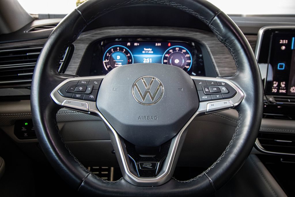 Used 2024 Volkswagen Atlas SEL Premium R-Line image 41