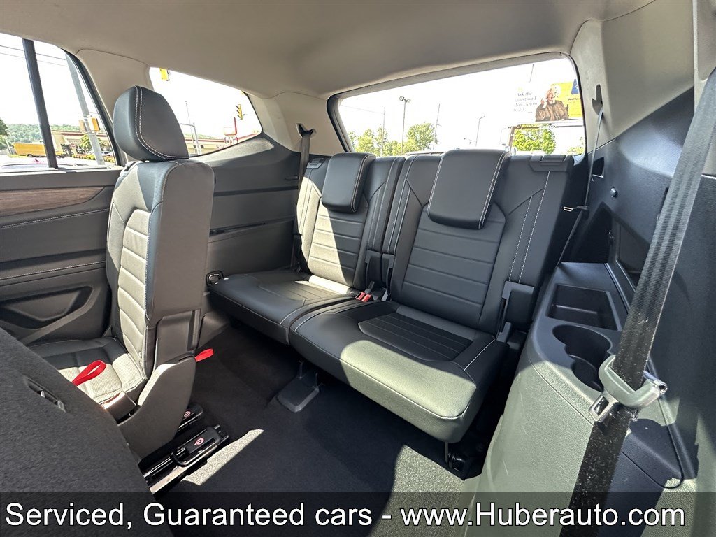 Used 2025 Volkswagen Atlas SEL AWD/4WD image 18