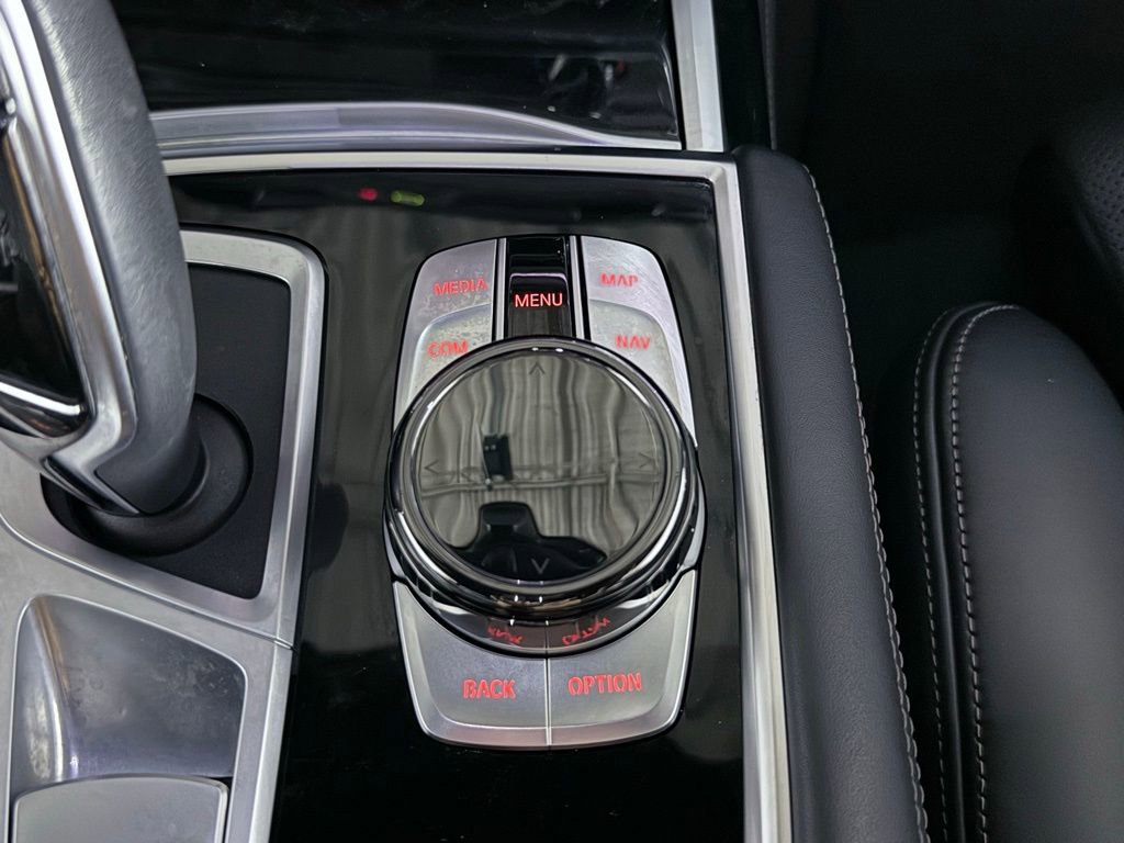 Used 2022 BMW 750i xDrive w/ Luxury Rear Seating Package image 38