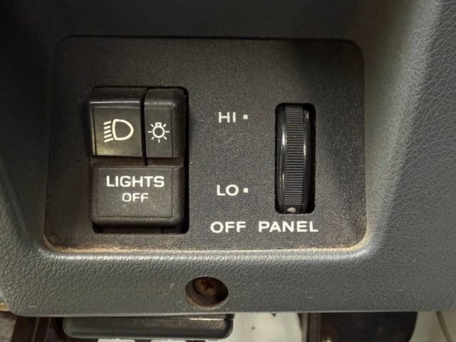Used 1992 Jeep Wrangler Islander AWD/4WD image 23
