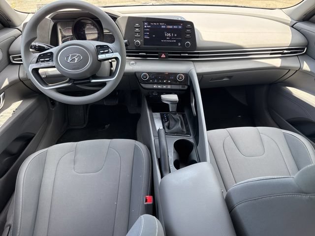 Used 2023 Hyundai Elantra SEL FWD image 2